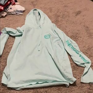 Vineyard vines lightweight sweatshirt